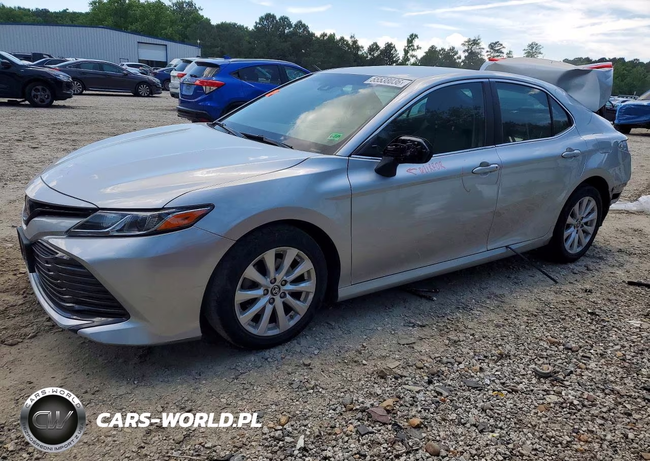 2018 Toyota Camry Le – zdjęcie 1 z 12