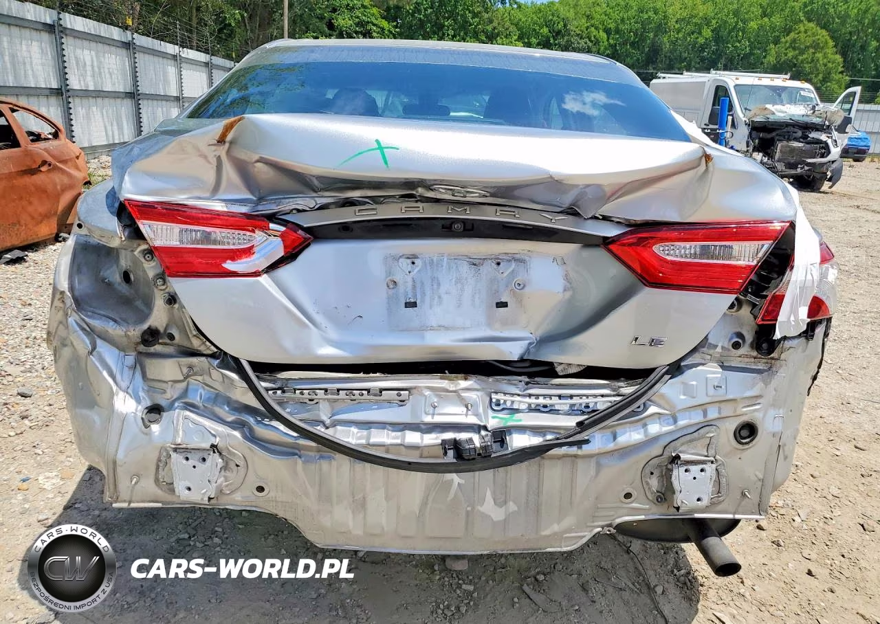 2018 Toyota Camry Le VIN:4T1B11HK8JU008970 - 6