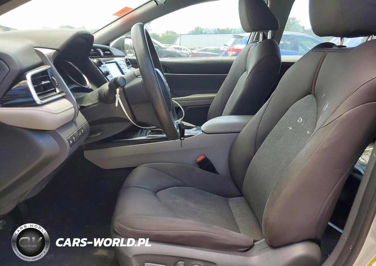 2018 Toyota Camry Le VIN:4T1B11HK8JU008970 - 7