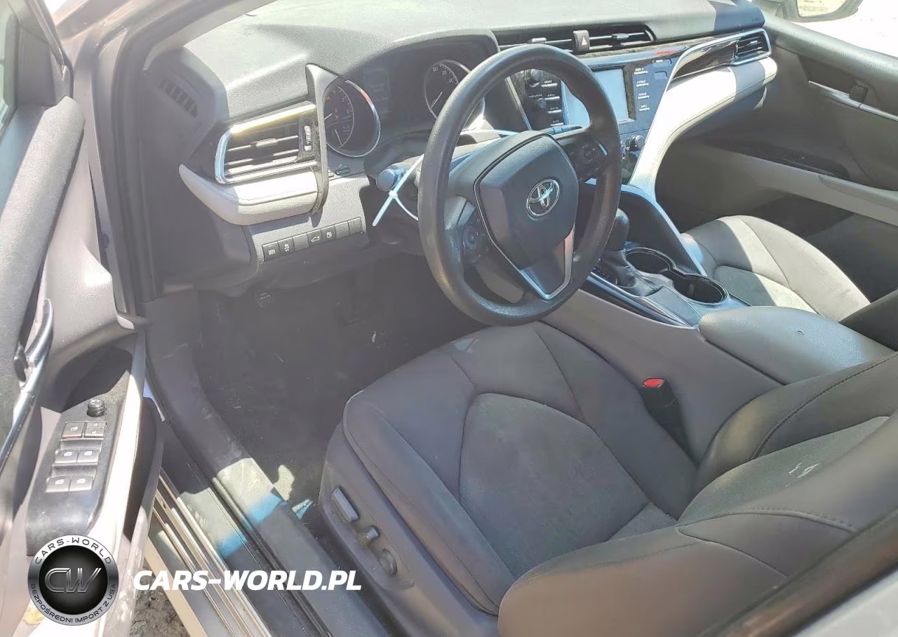 2018 Toyota Camry Le VIN:4T1B11HK8JU008970 - 8