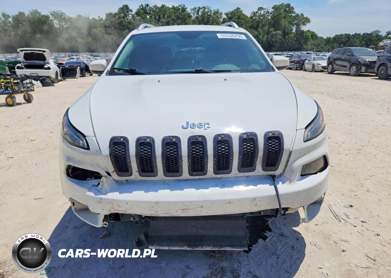 2017 Jeep Cherokee Latitude VIN:1C4PJMCBXHW599353 - 5