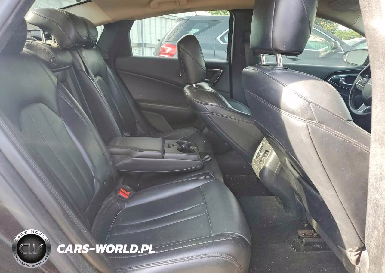 2015 Chrysler 200 C VIN:1C3CCCCB4FN690760 - 10