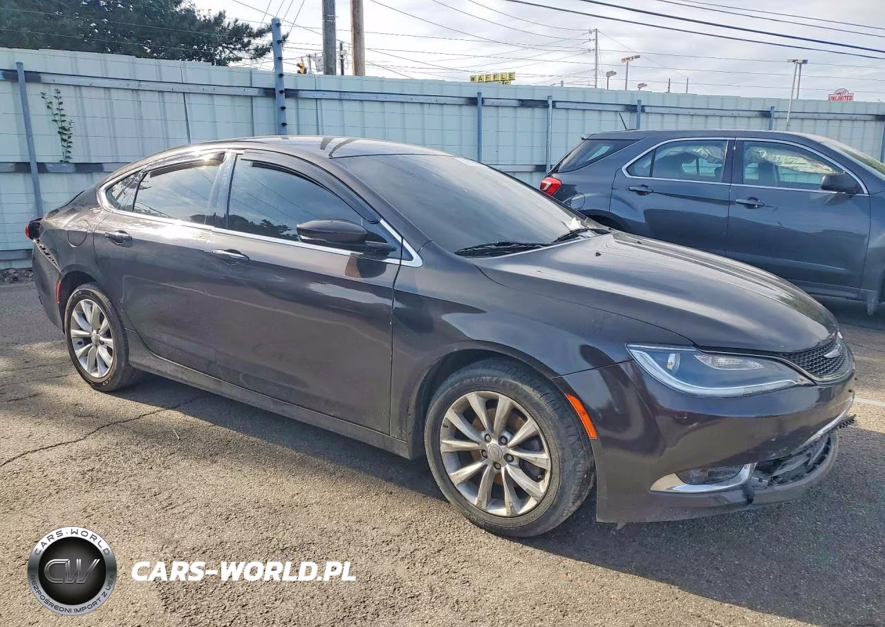 2015 Chrysler 200 C VIN:1C3CCCCB4FN690760 - 4