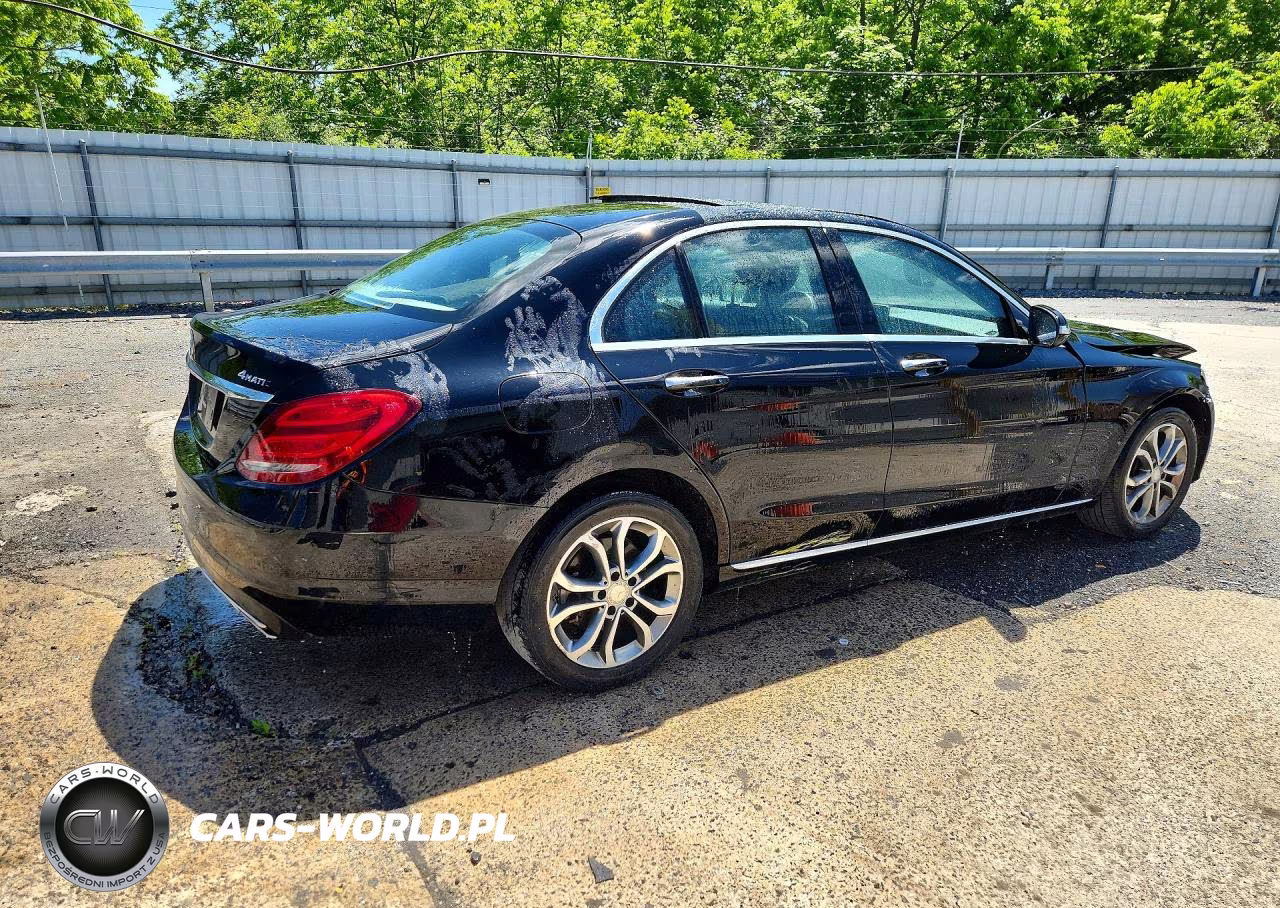 2015 Mercedes-Benz C 300 4Matic VIN:55SWF4KB0FU068774 - 3