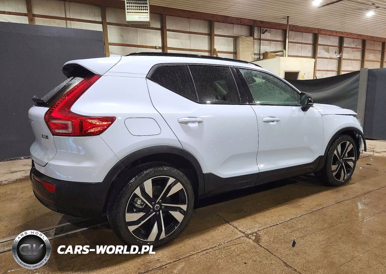 2026 Volvo Xc40 Plus VIN:YV4L12UCXT2788107 - 3
