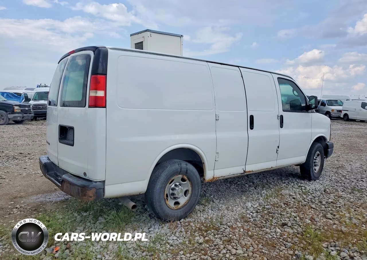 2013 Chevrolet Express 2500 Cargo Refrigerated Delivery Van VIN:1GCWGFFA6D1169027 - 3