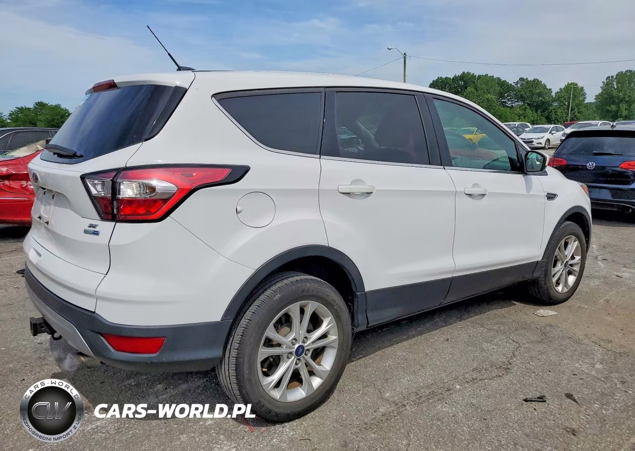 2017 Ford Escape Se VIN:1FMCU9G90HUE32713 - 3