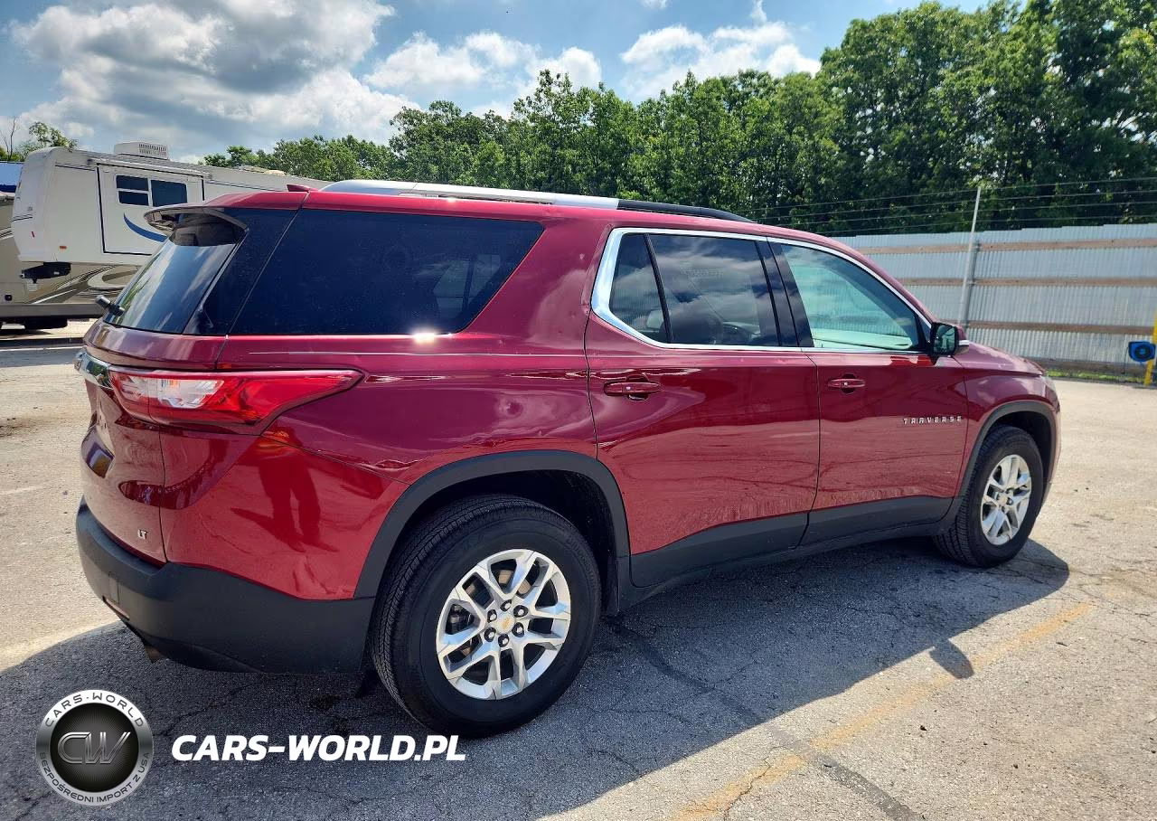 2018 Chevrolet Traverse Lt VIN:1GNERGKW9JJ185920 - 3
