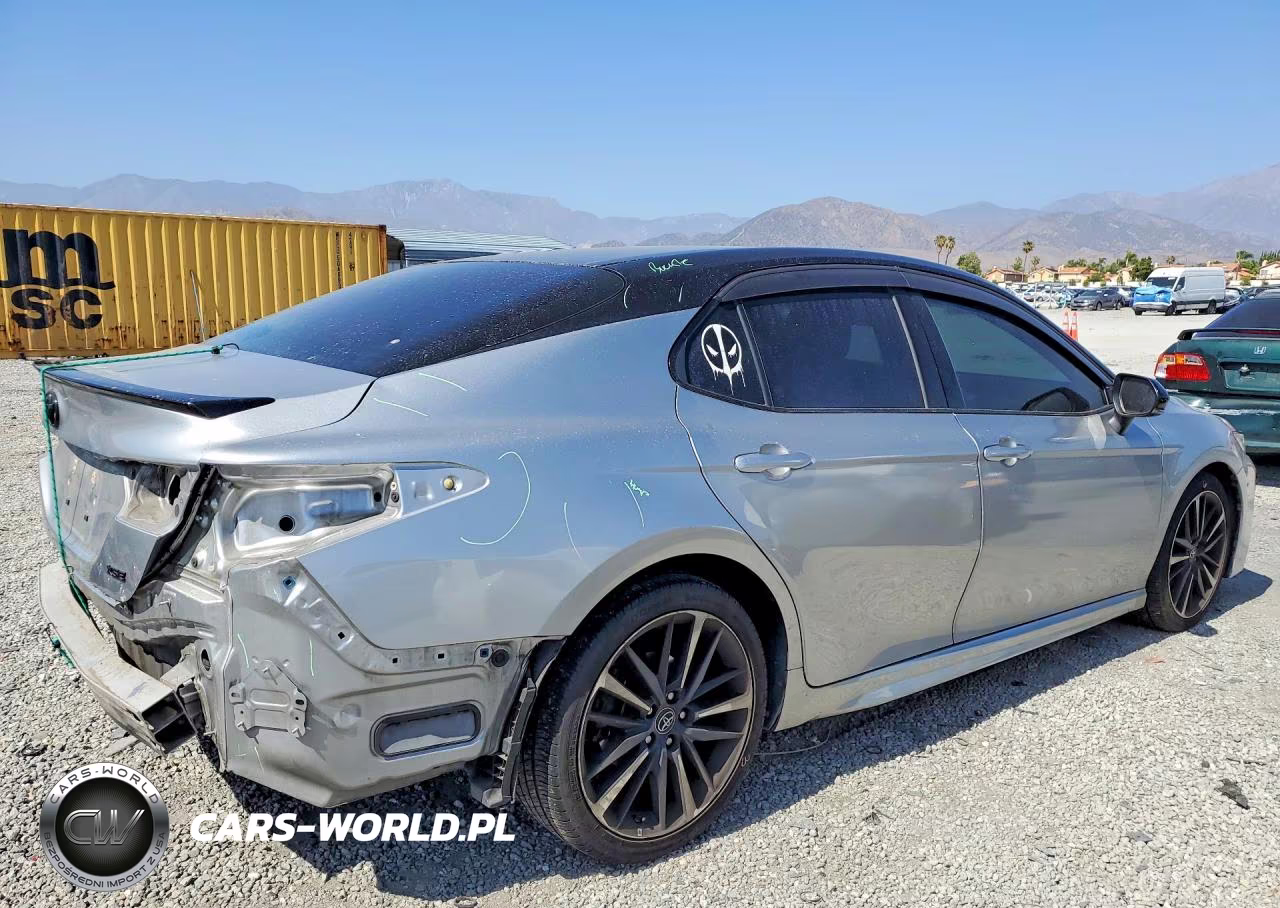 2018 Toyota Camry Xse VIN:4T1B61HK9JU121263 - 3