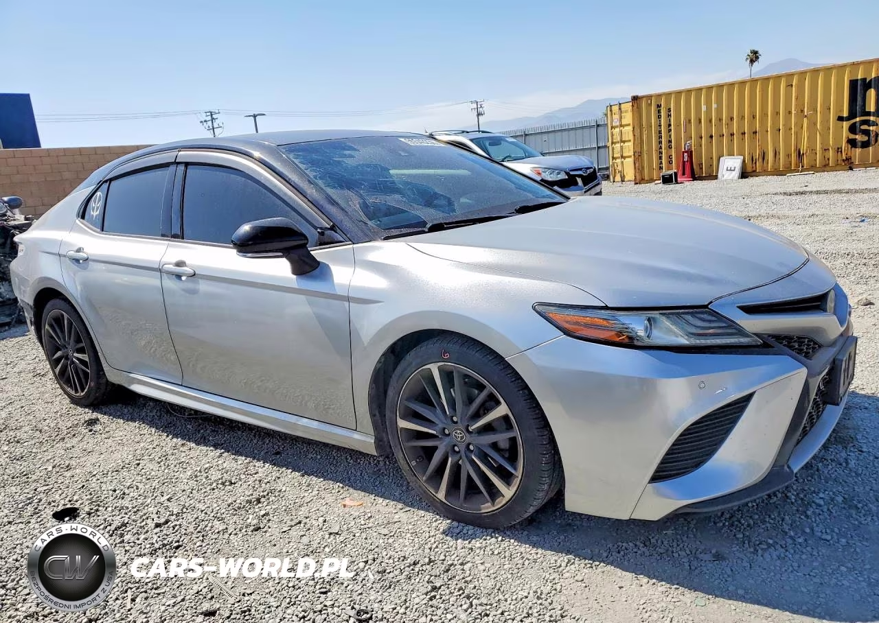 2018 Toyota Camry Xse VIN:4T1B61HK9JU121263 - 4