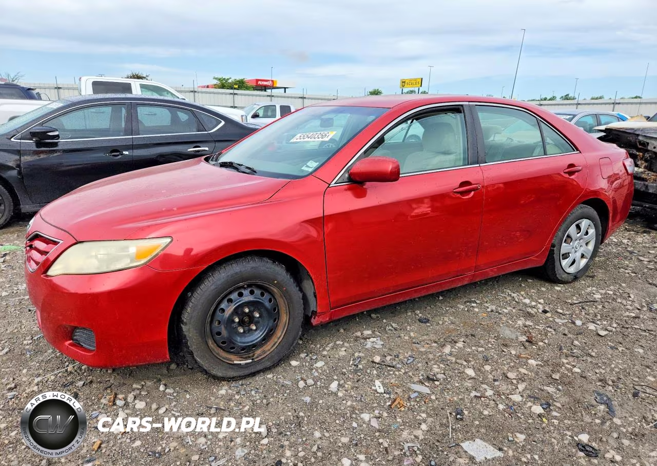 2011 Toyota Camry Le – zdjęcie 1 z 12
