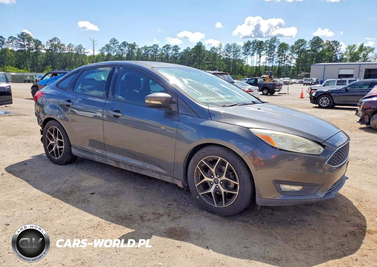 2017 Ford Focus Sel VIN:1FADP3H28HL227621 - 4