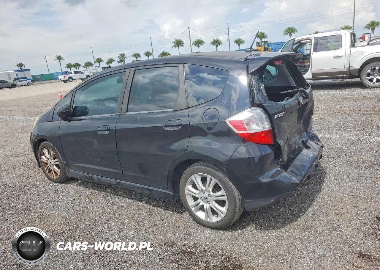 2011 Honda Fit Sport VIN:JHMGE8H53BS010395 - 2