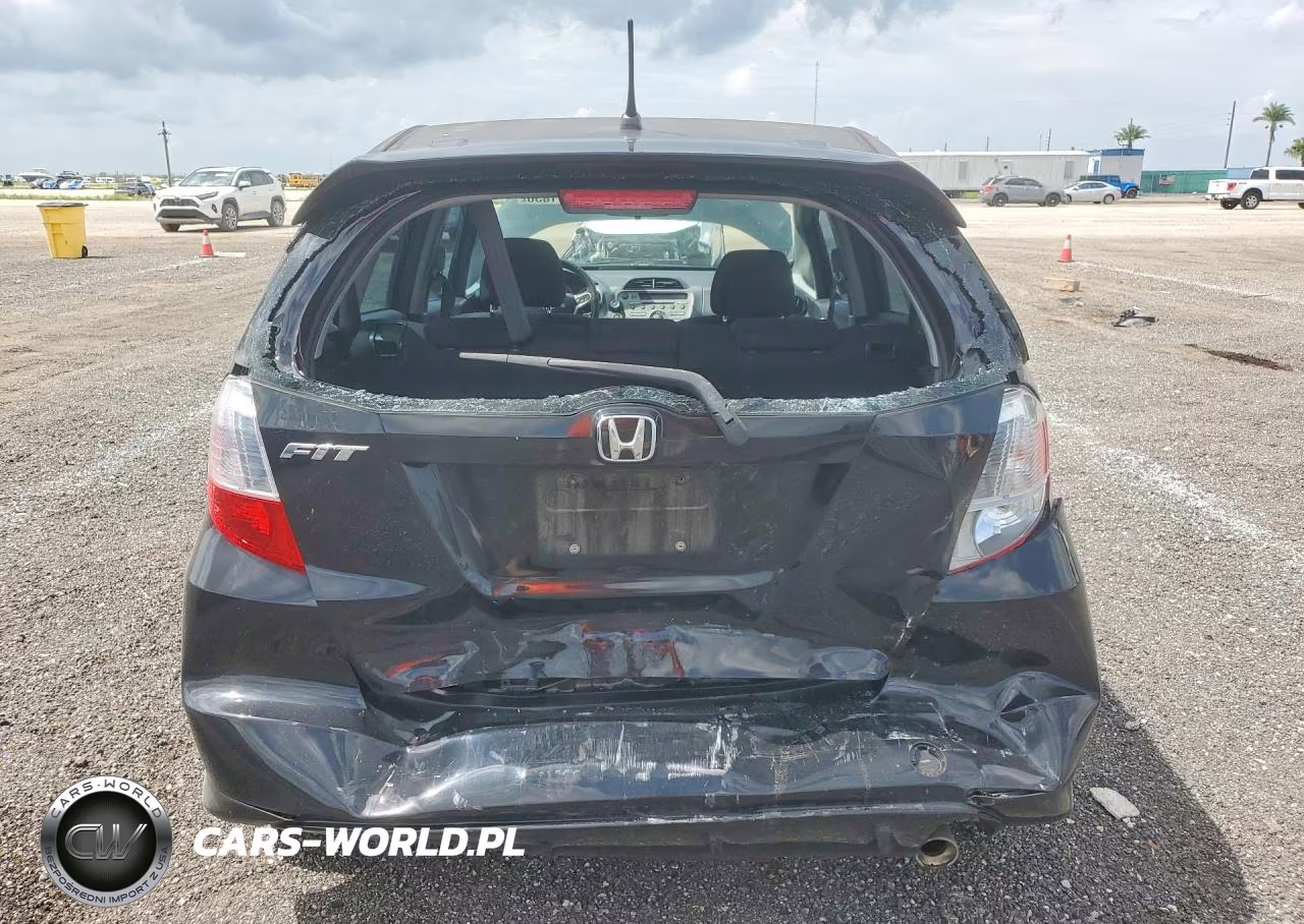 2011 Honda Fit Sport VIN:JHMGE8H53BS010395 - 6