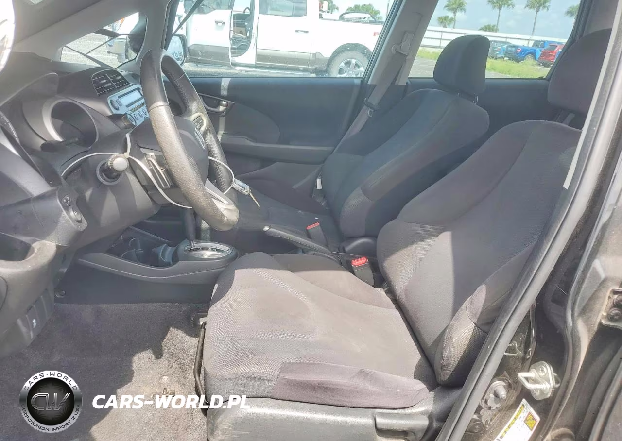 2011 Honda Fit Sport VIN:JHMGE8H53BS010395 - 7
