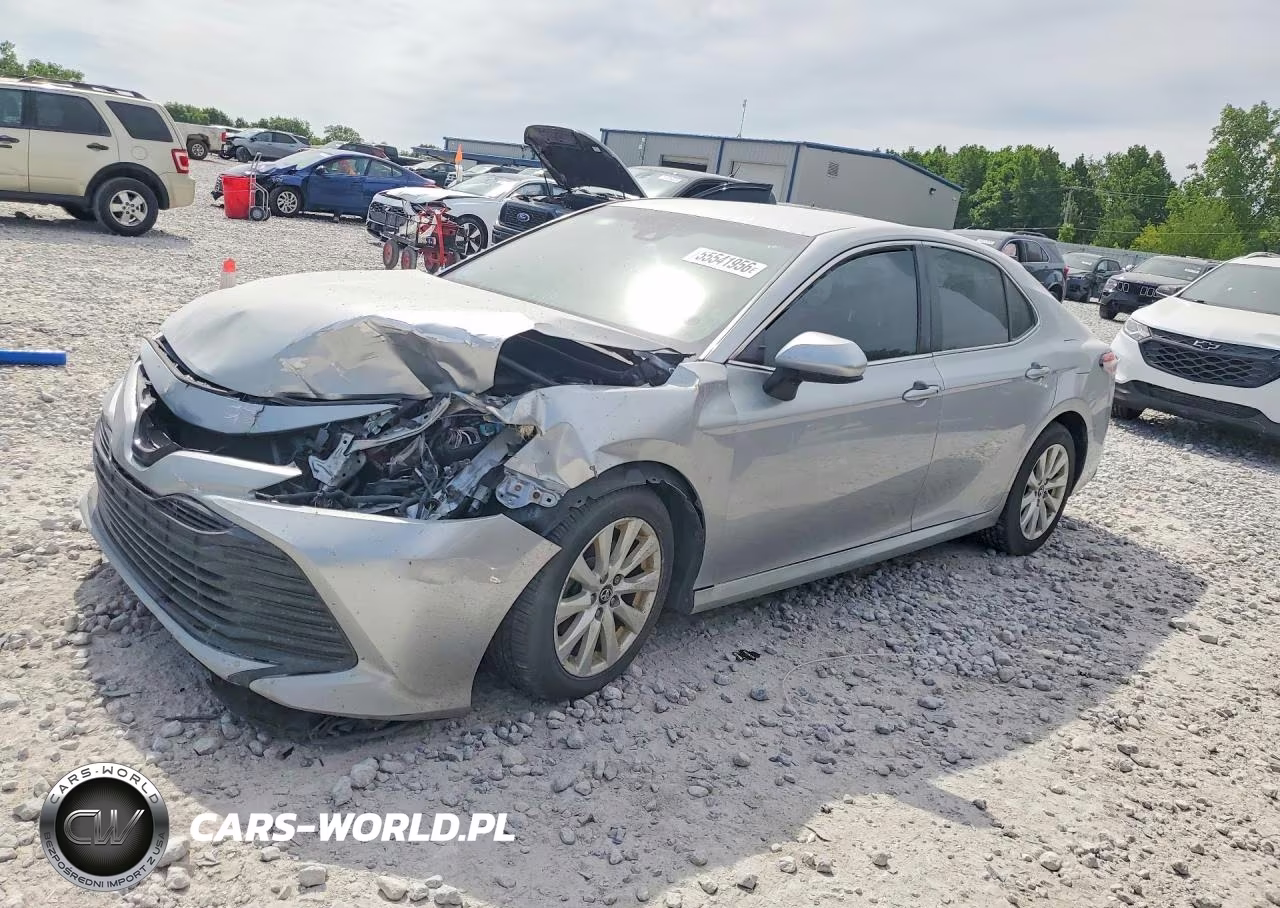2018 Toyota Camry Le – zdjęcie 1 z 12