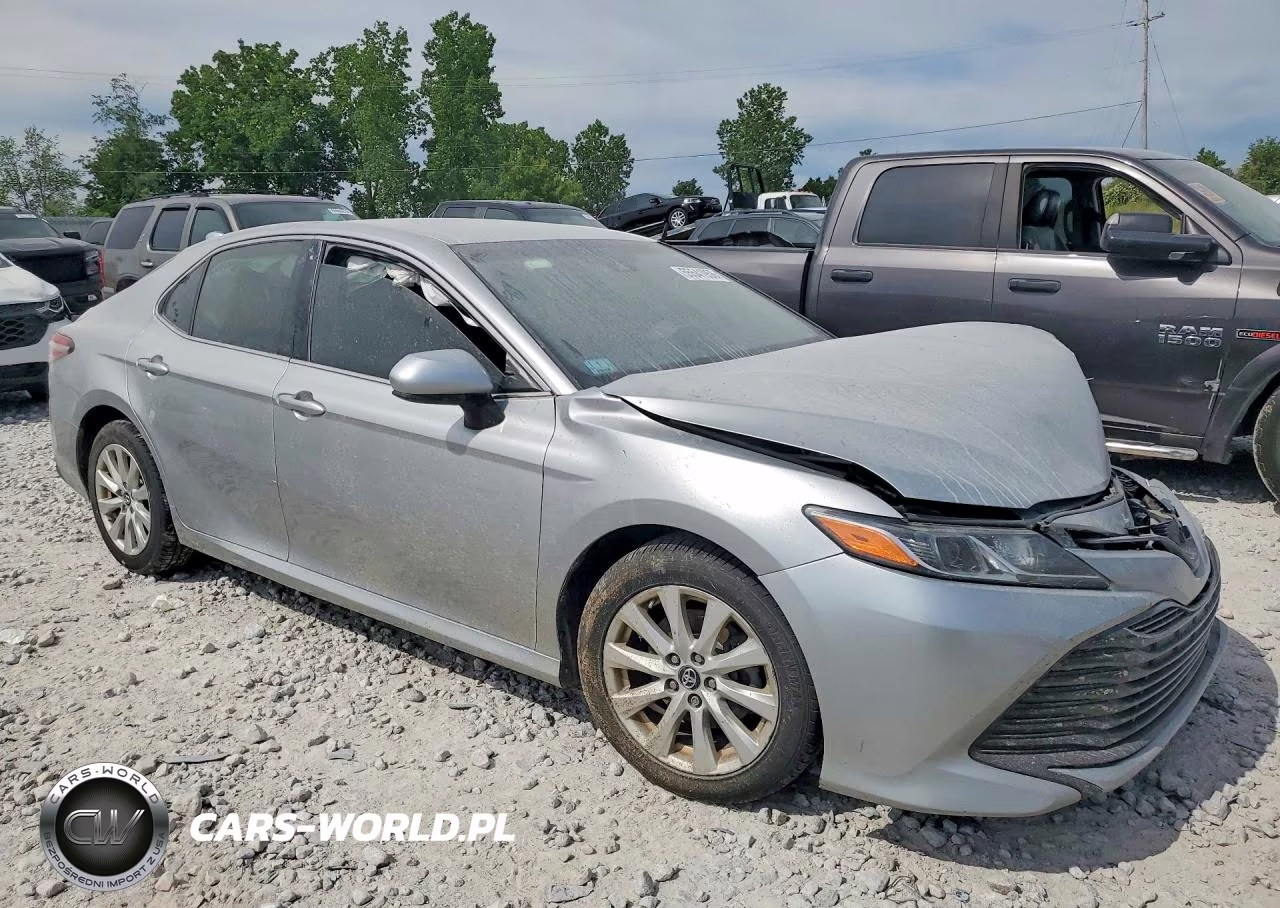 2018 Toyota Camry Le VIN:4T1B11HK1JU055757 - 4