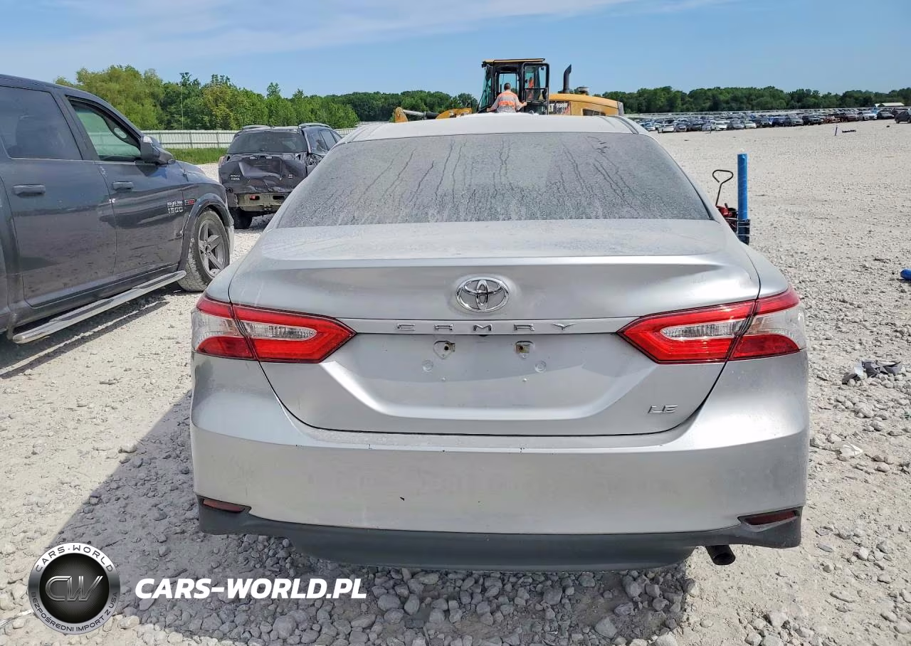 2018 Toyota Camry Le VIN:4T1B11HK1JU055757 - 6