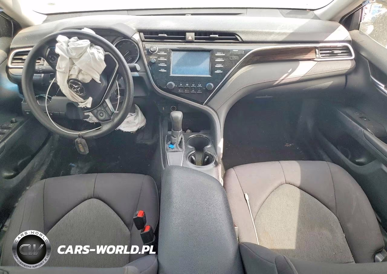 2018 Toyota Camry Le VIN:4T1B11HK1JU055757 - 8