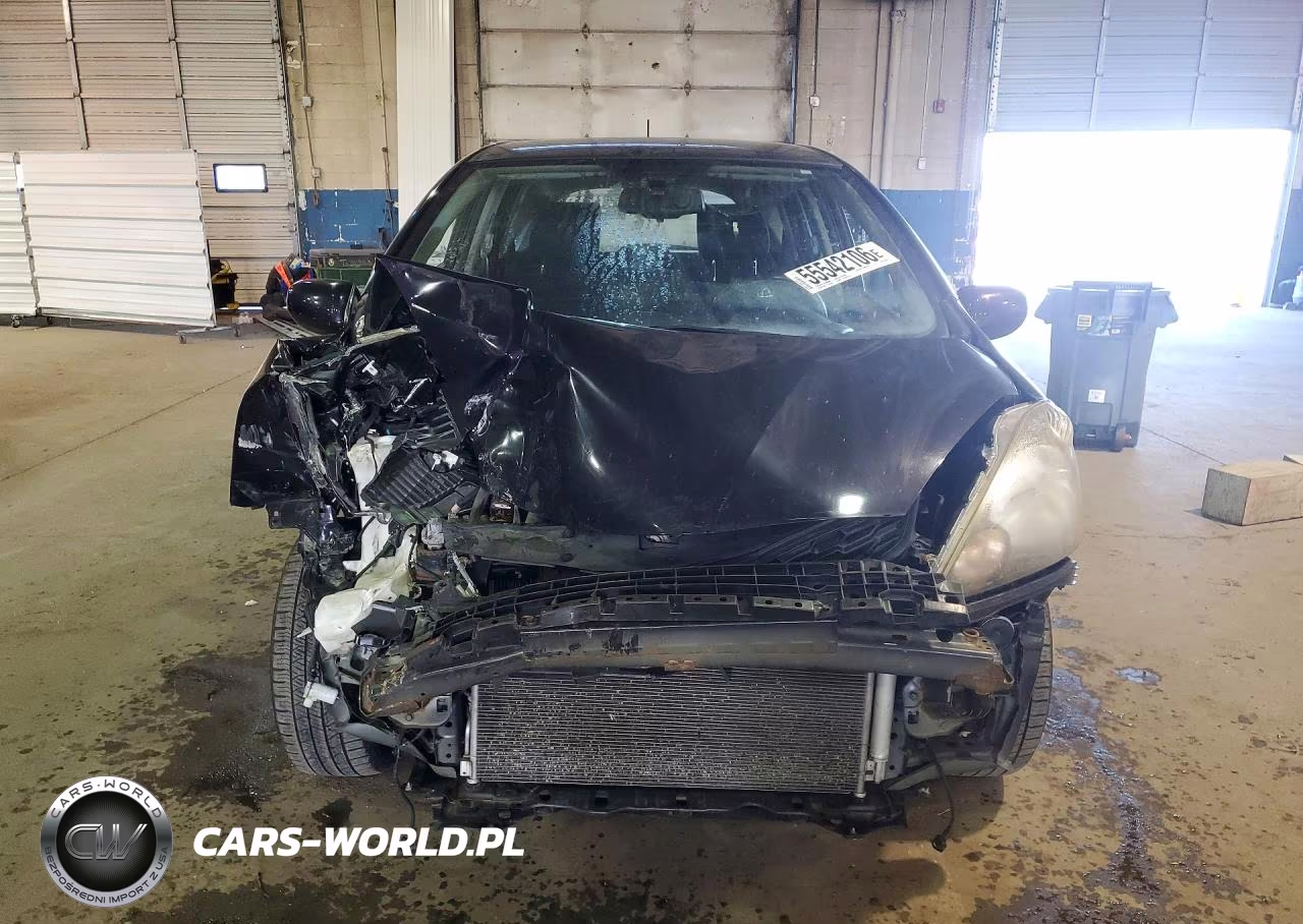 2013 Honda Fit Sport VIN:JHMGE8H55DC041399 - 5