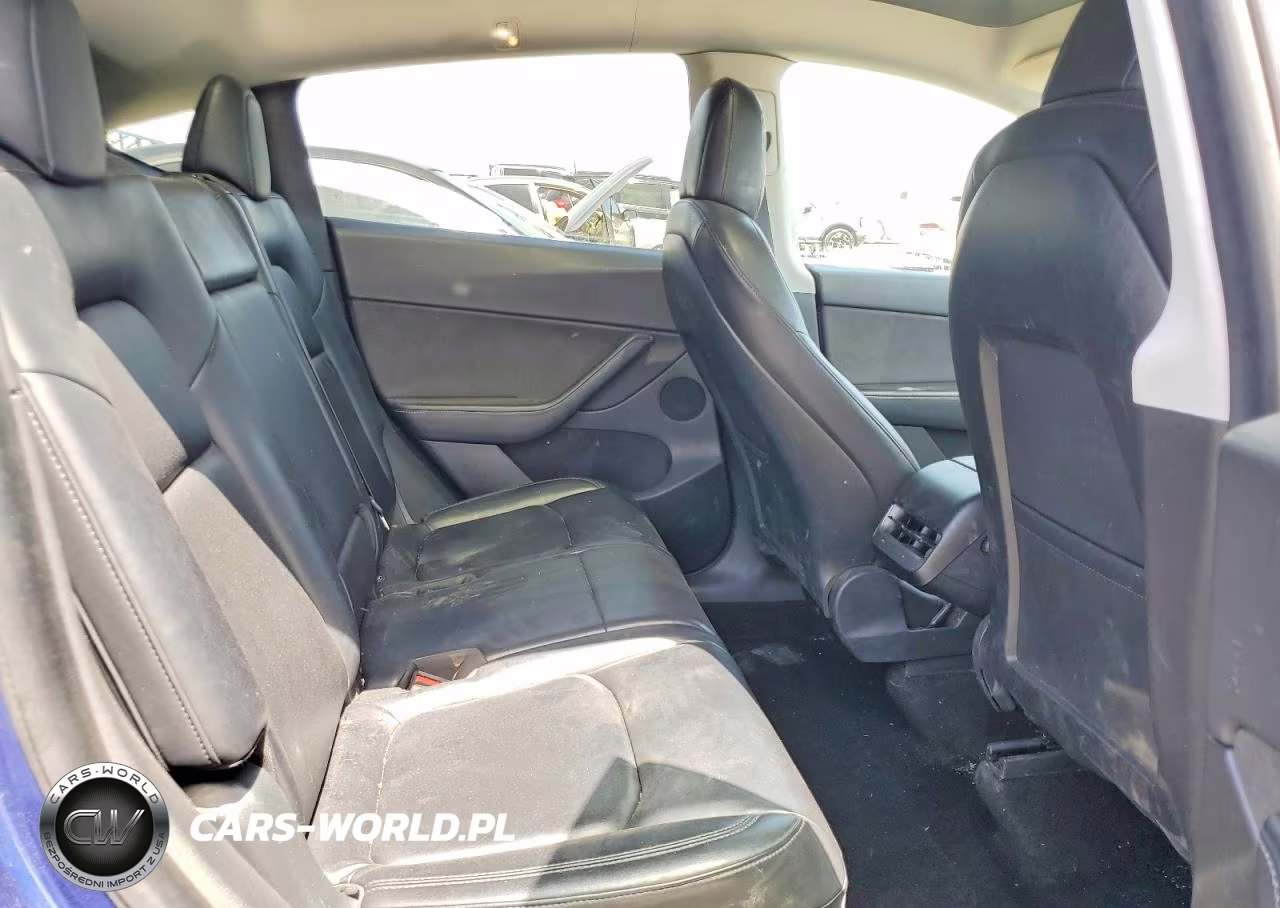 2021 Tesla Model Y VIN:5YJYGAEE4MF179871 - 10