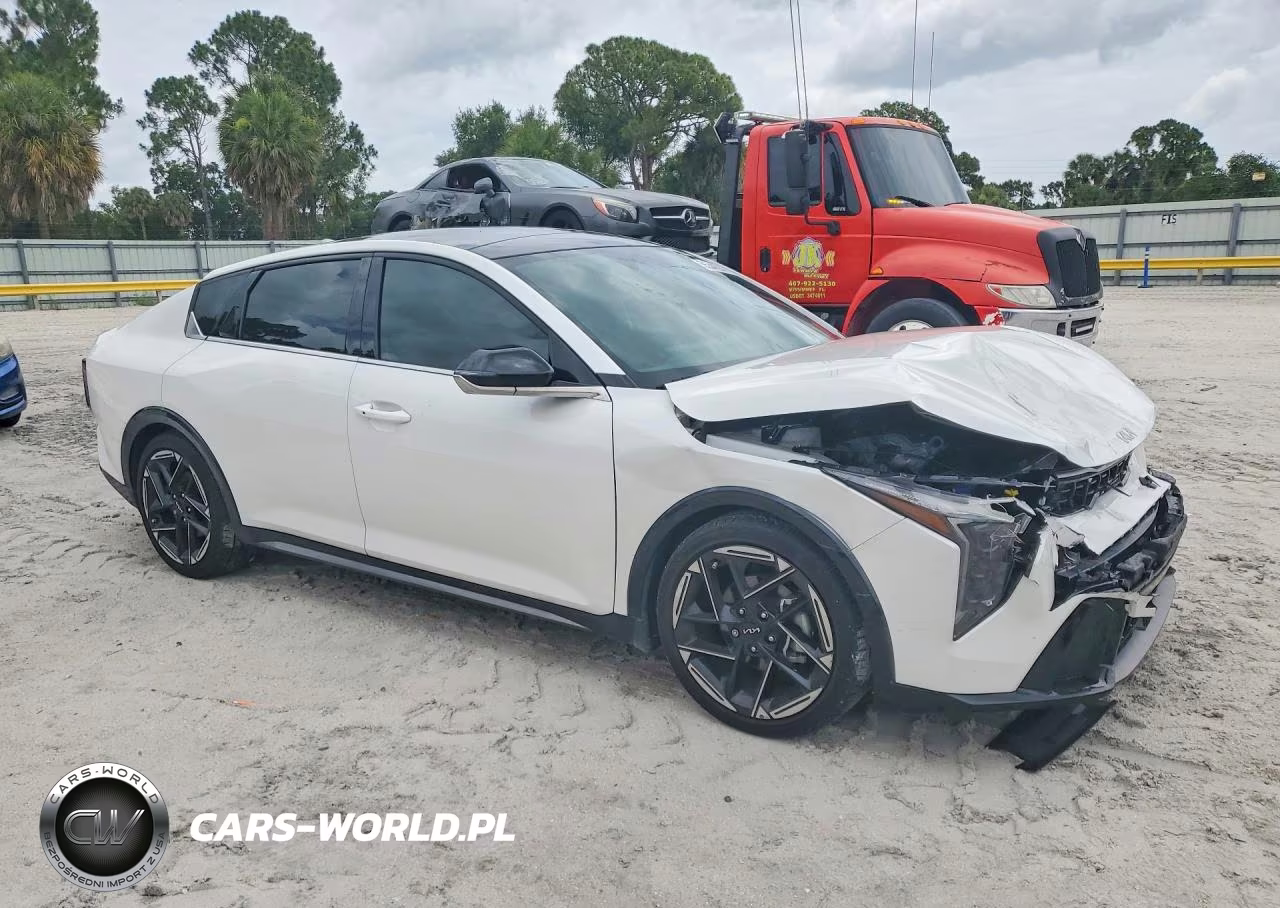 2025 Kia K4 Gt Line VIN:3KPFW4DE8SE063766 - 4