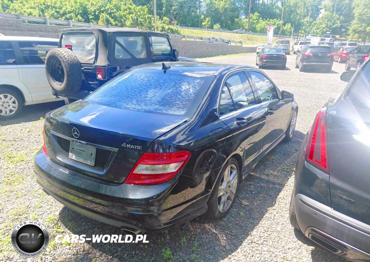 2010 Mercedes-Benz C 300 4Matic VIN:WDDGF8BB2AR105863 - 4