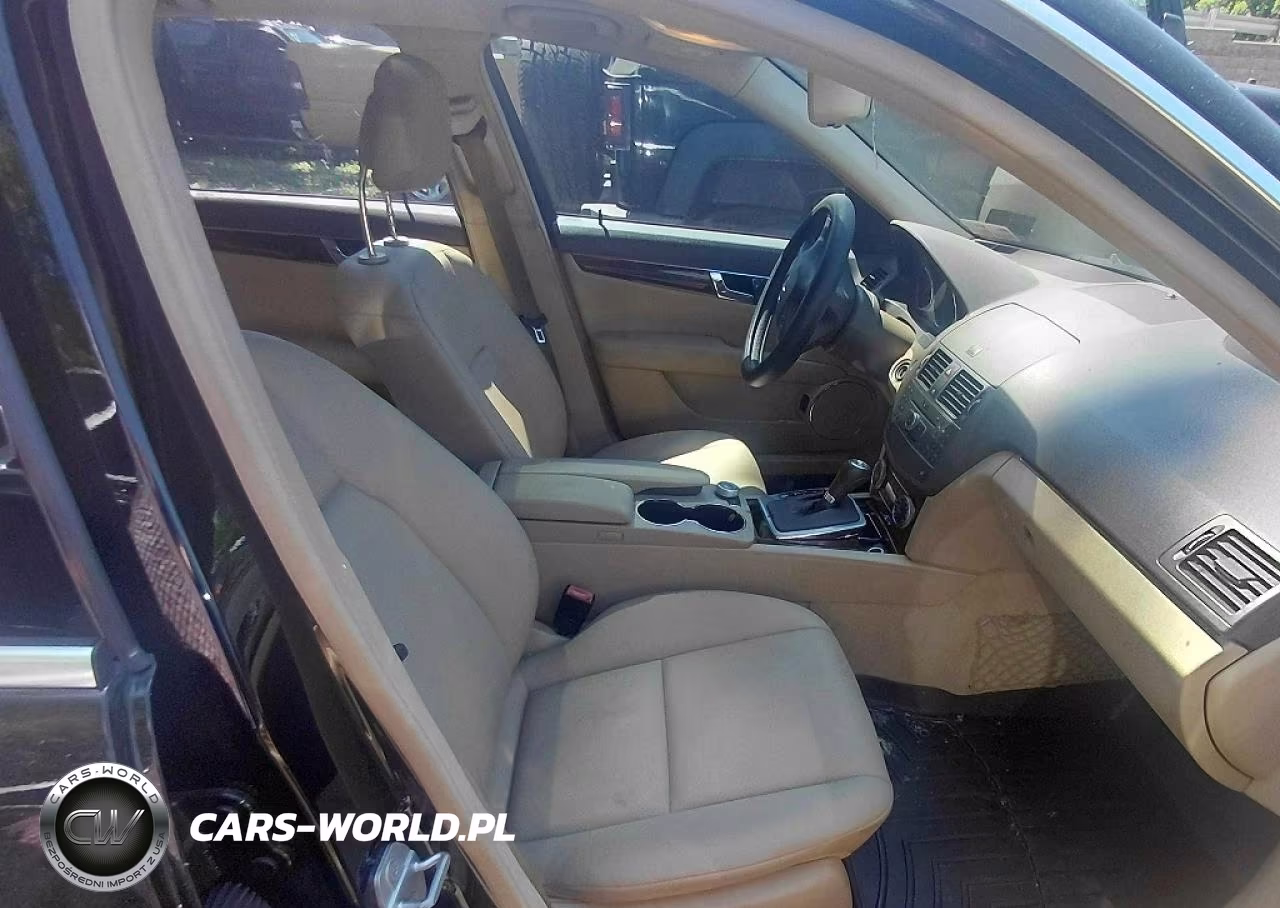 2010 Mercedes-Benz C 300 4Matic VIN:WDDGF8BB2AR105863 - 5