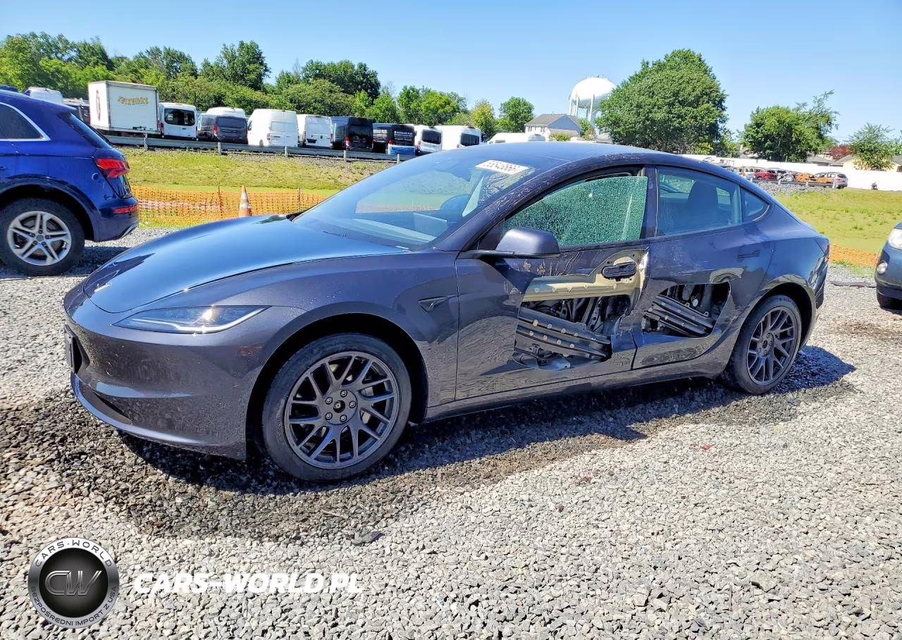 2025 Tesla Model 3 – zdjęcie 1 z 12