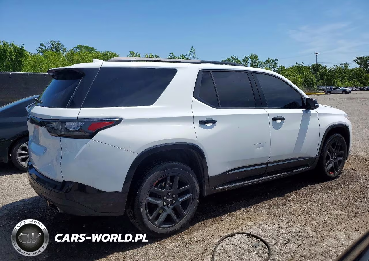 2018 Chevrolet Traverse Premier VIN:1GNERKKW3JJ204495 - 3