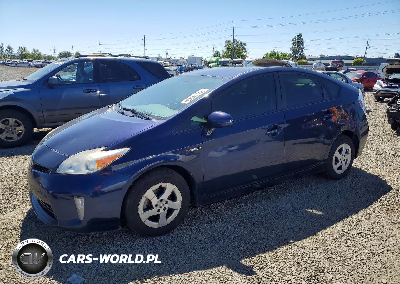 2015 Toyota Prius Two – zdjęcie 1 z 12