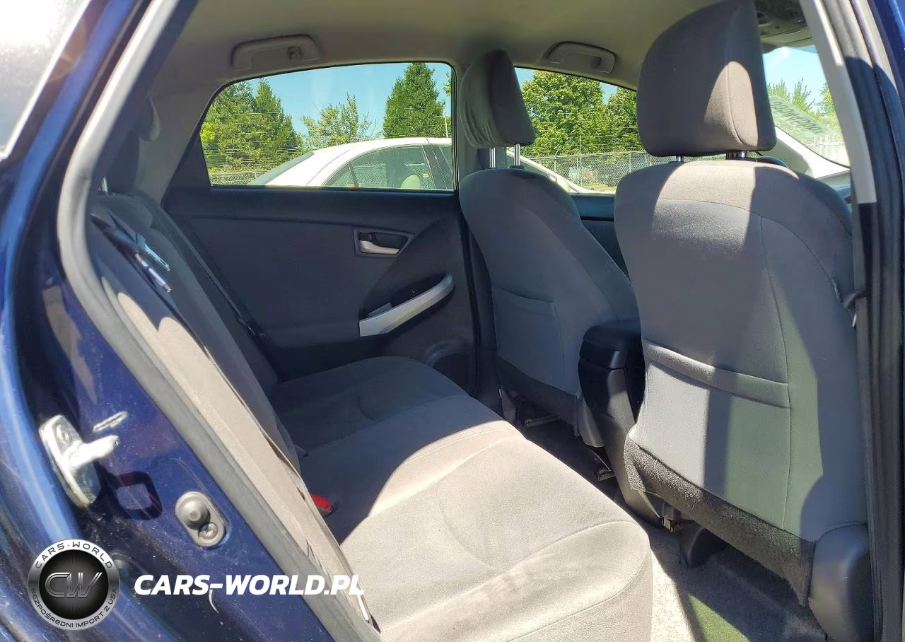 2015 Toyota Prius Two VIN:JTDKN3DU1F0462777 - 10