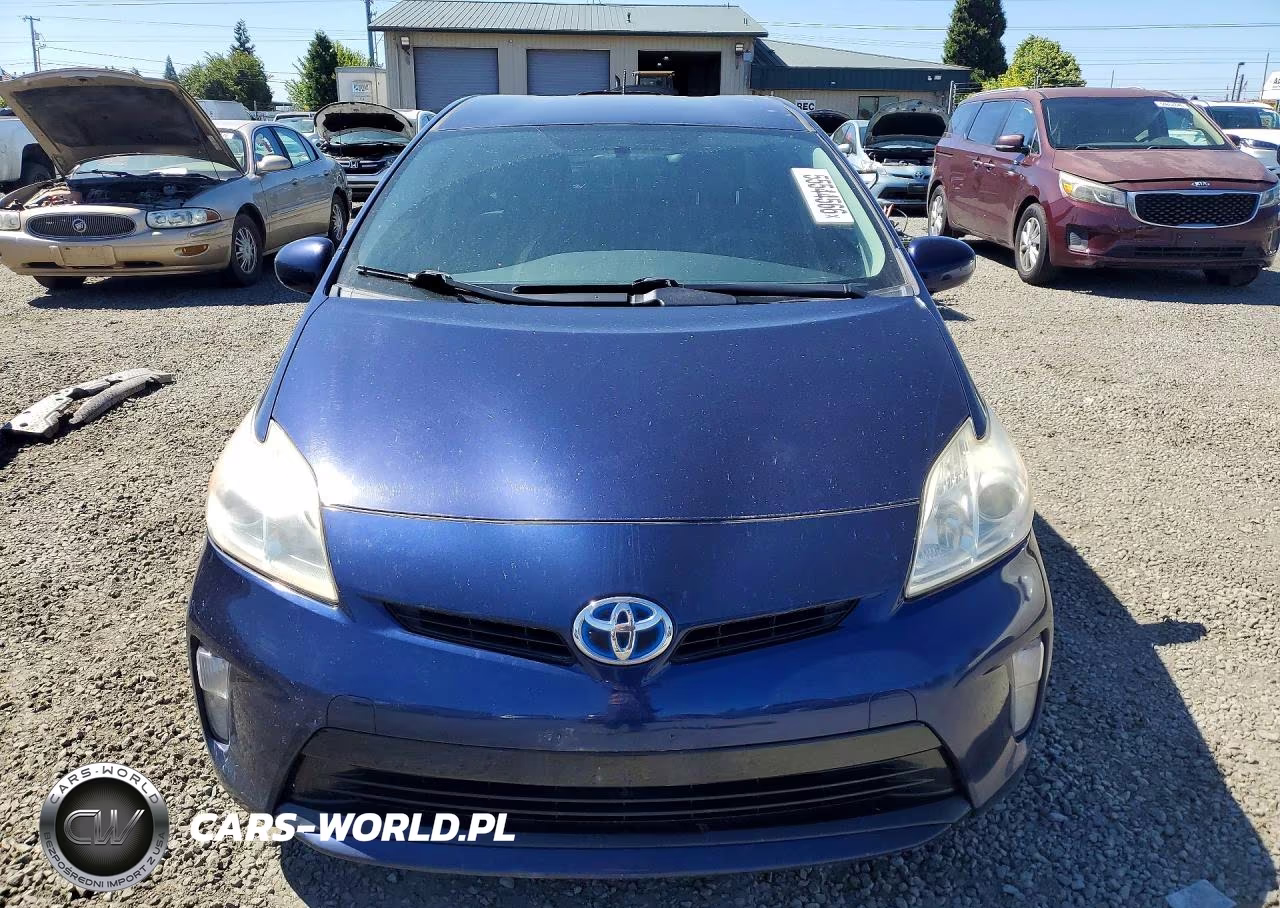 2015 Toyota Prius Two VIN:JTDKN3DU1F0462777 - 5