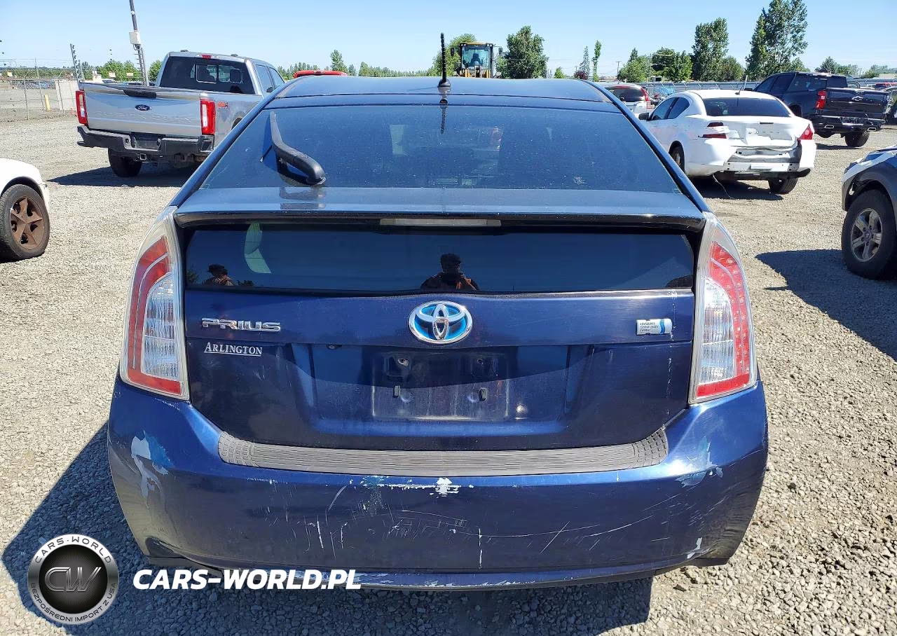 2015 Toyota Prius Two VIN:JTDKN3DU1F0462777 - 6