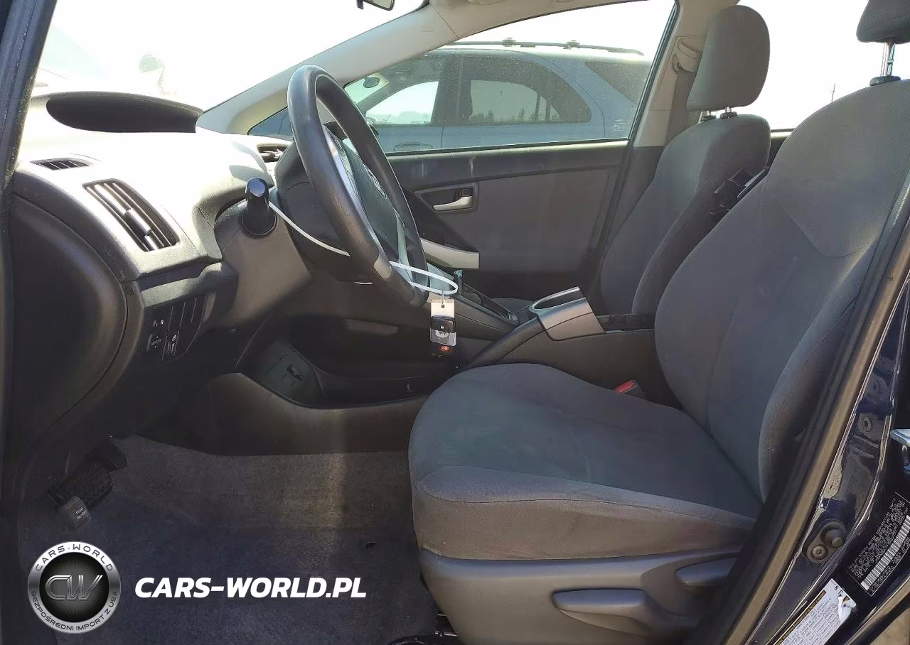 2015 Toyota Prius Two VIN:JTDKN3DU1F0462777 - 7