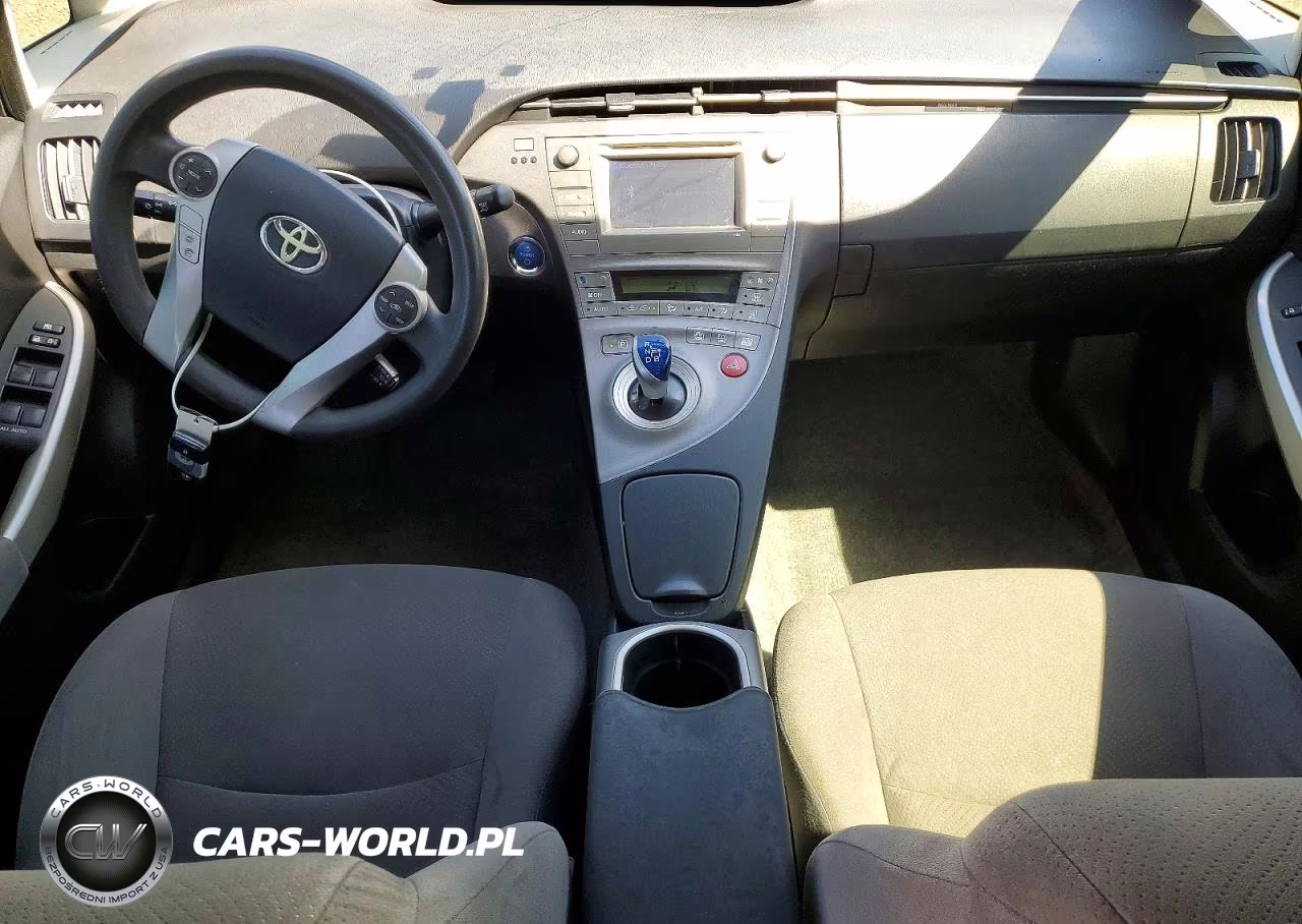 2015 Toyota Prius Two VIN:JTDKN3DU1F0462777 - 8