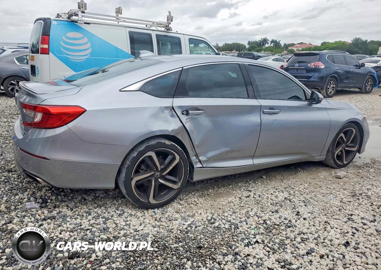 2018 Honda Accord Sport VIN:1HGCV1F33JA131541 - 3