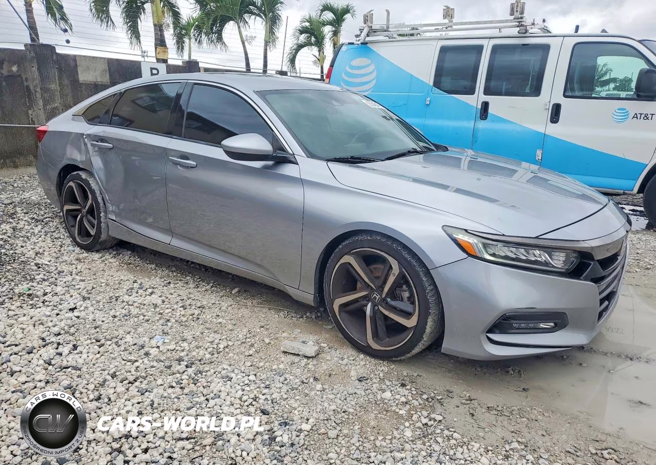2018 Honda Accord Sport VIN:1HGCV1F33JA131541 - 4