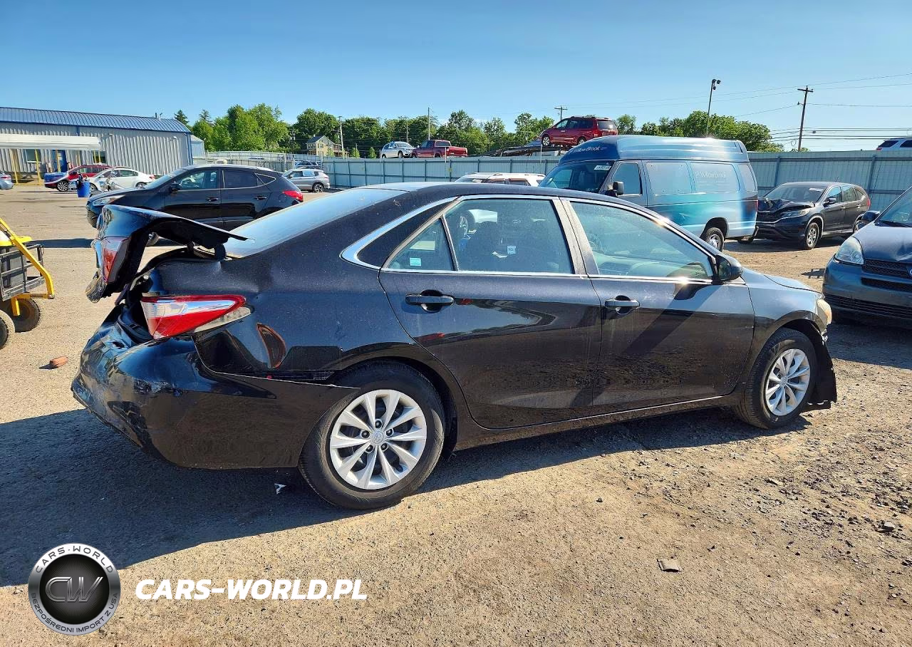 2017 Toyota Camry Le VIN:4T1BF1FK0HU646029 - 3