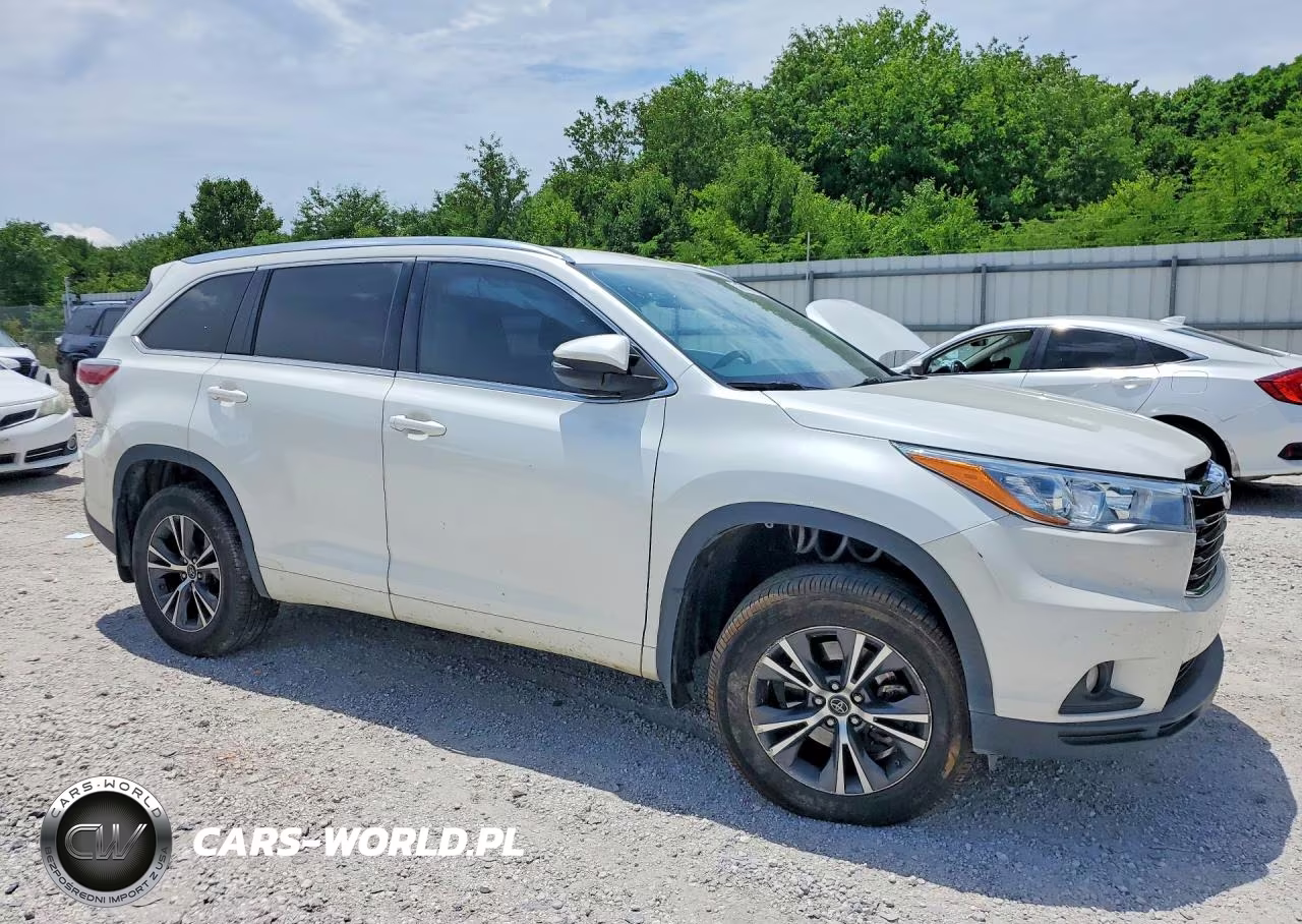 2016 Toyota Highlander Xle VIN:5TDKKRFH8GS180064 - 4
