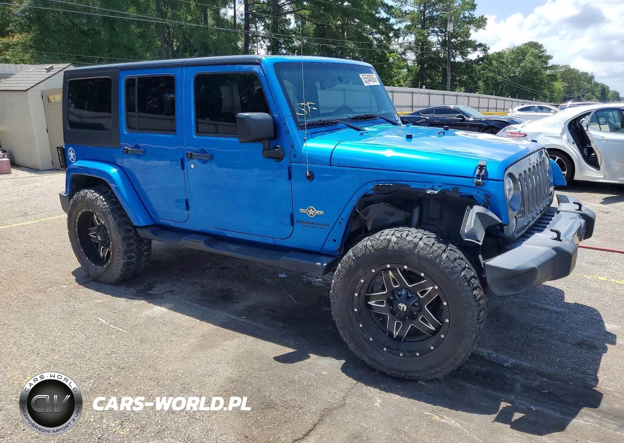 2015 Jeep Wrangler Unlimited Sport VIN:1C4BJWDG5FL612377 - 4
