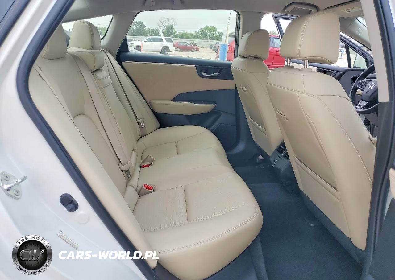 2018 Honda Clarity Touring VIN:JHMZC5F37JC010620 - 10