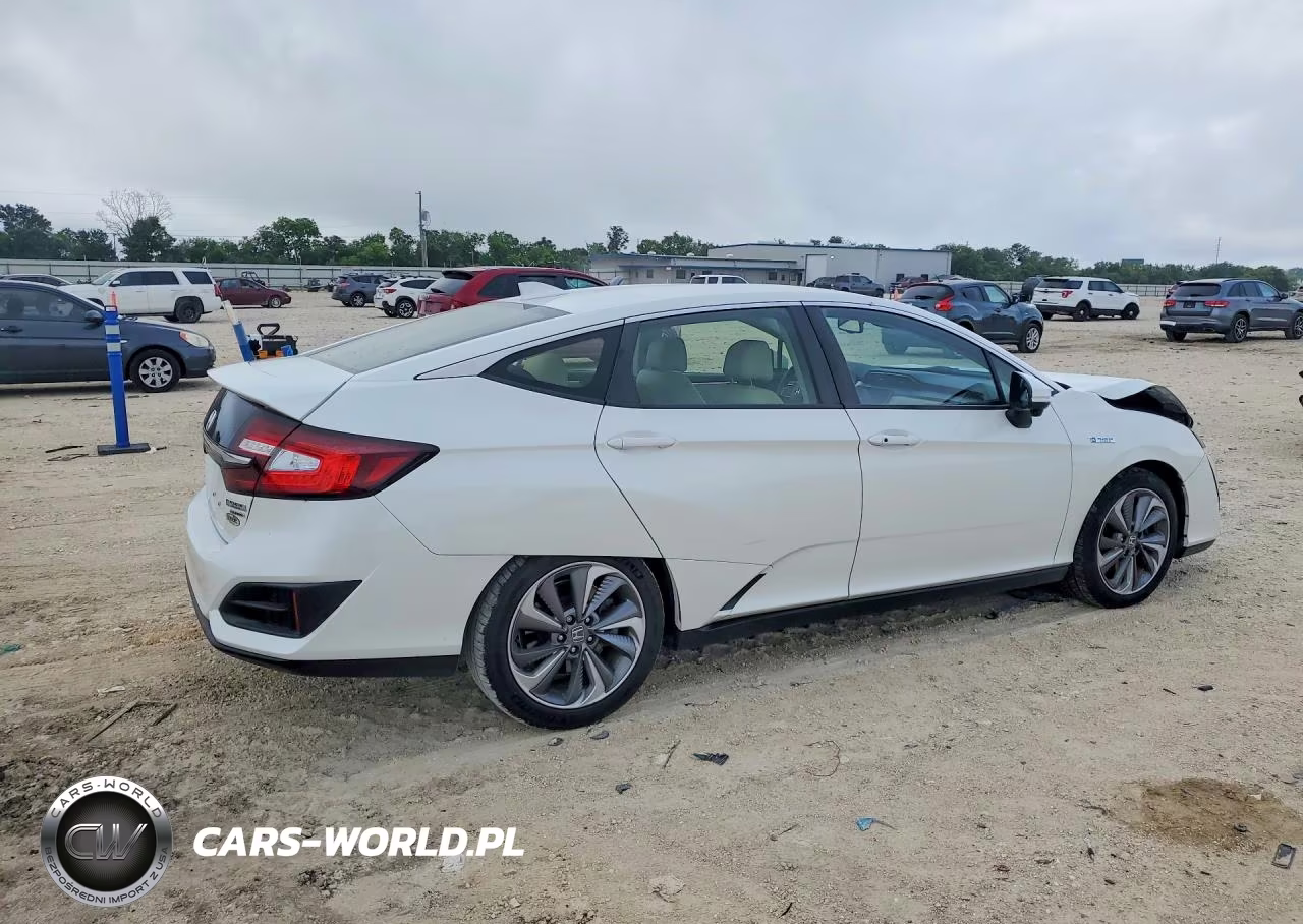 2018 Honda Clarity Touring VIN:JHMZC5F37JC010620 - 3