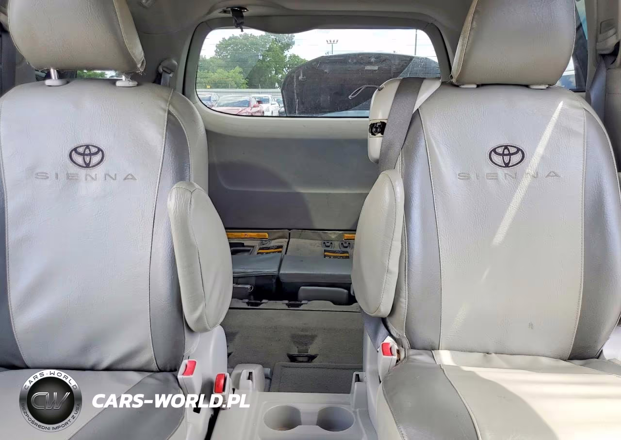2012 Toyota Sienna VIN:5TDKK3DC1CS216885 - 10