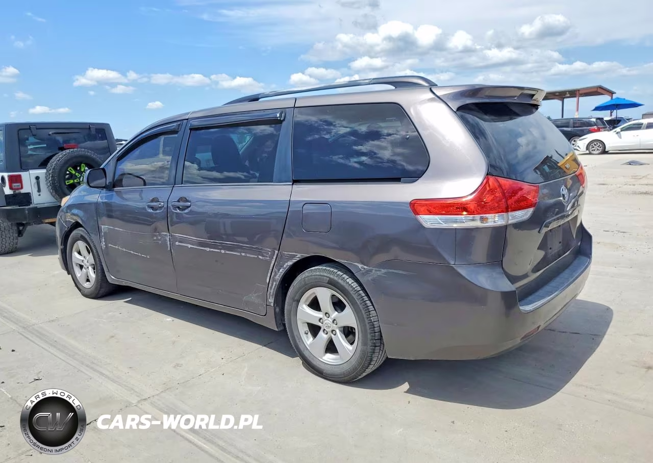 2012 Toyota Sienna VIN:5TDKK3DC1CS216885 - 2