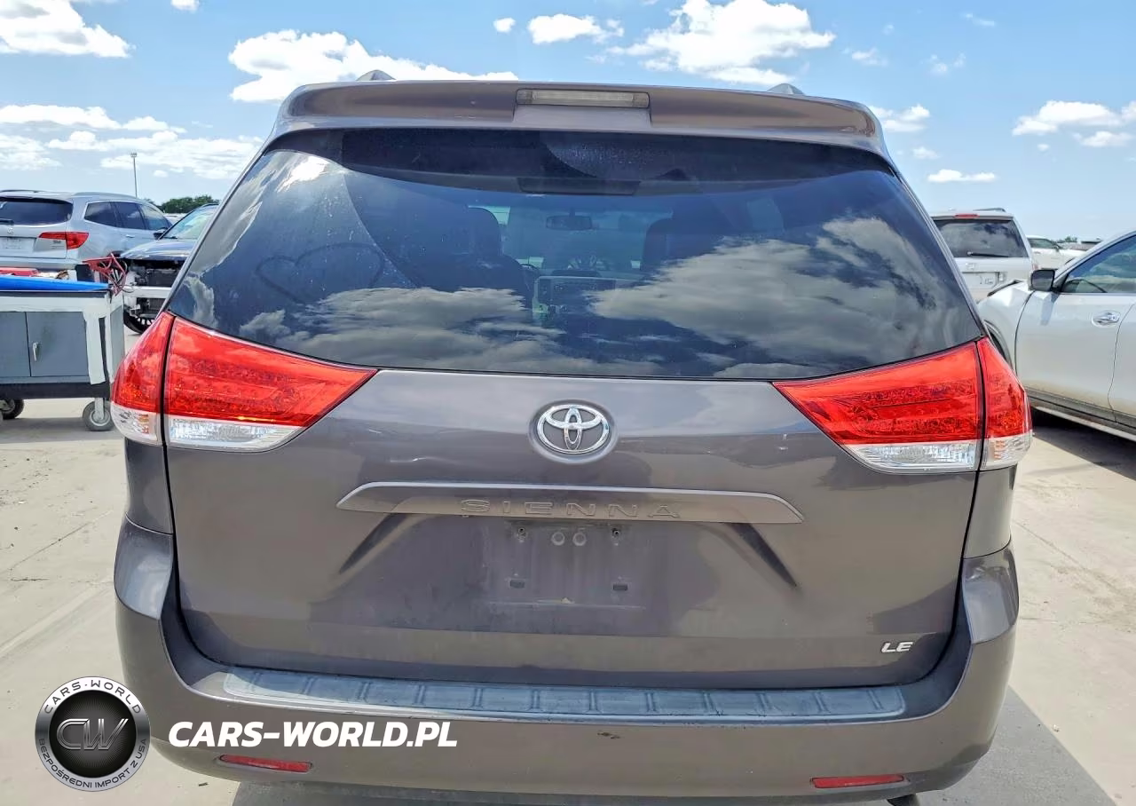 2012 Toyota Sienna VIN:5TDKK3DC1CS216885 - 6