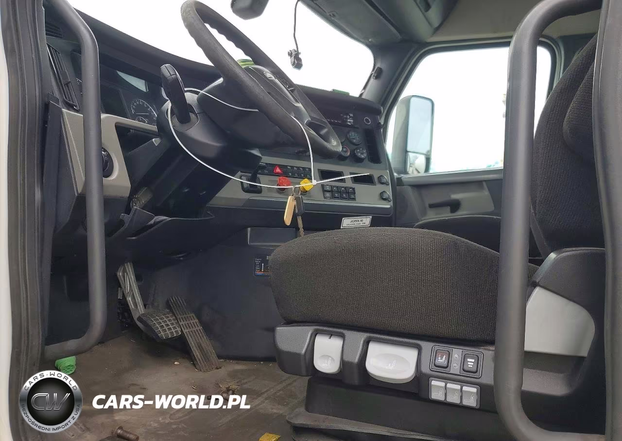 2020 Freightliner Cascadia 116 Semi Truck VIN:1FUBHTDVXLLLU2754 - 6
