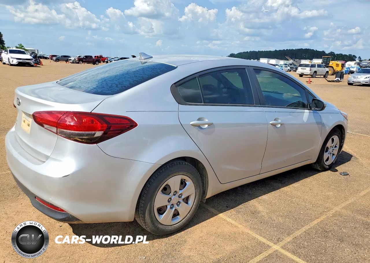 2018 Kia Forte Lx VIN:3KPFK4A75JE245831 - 3