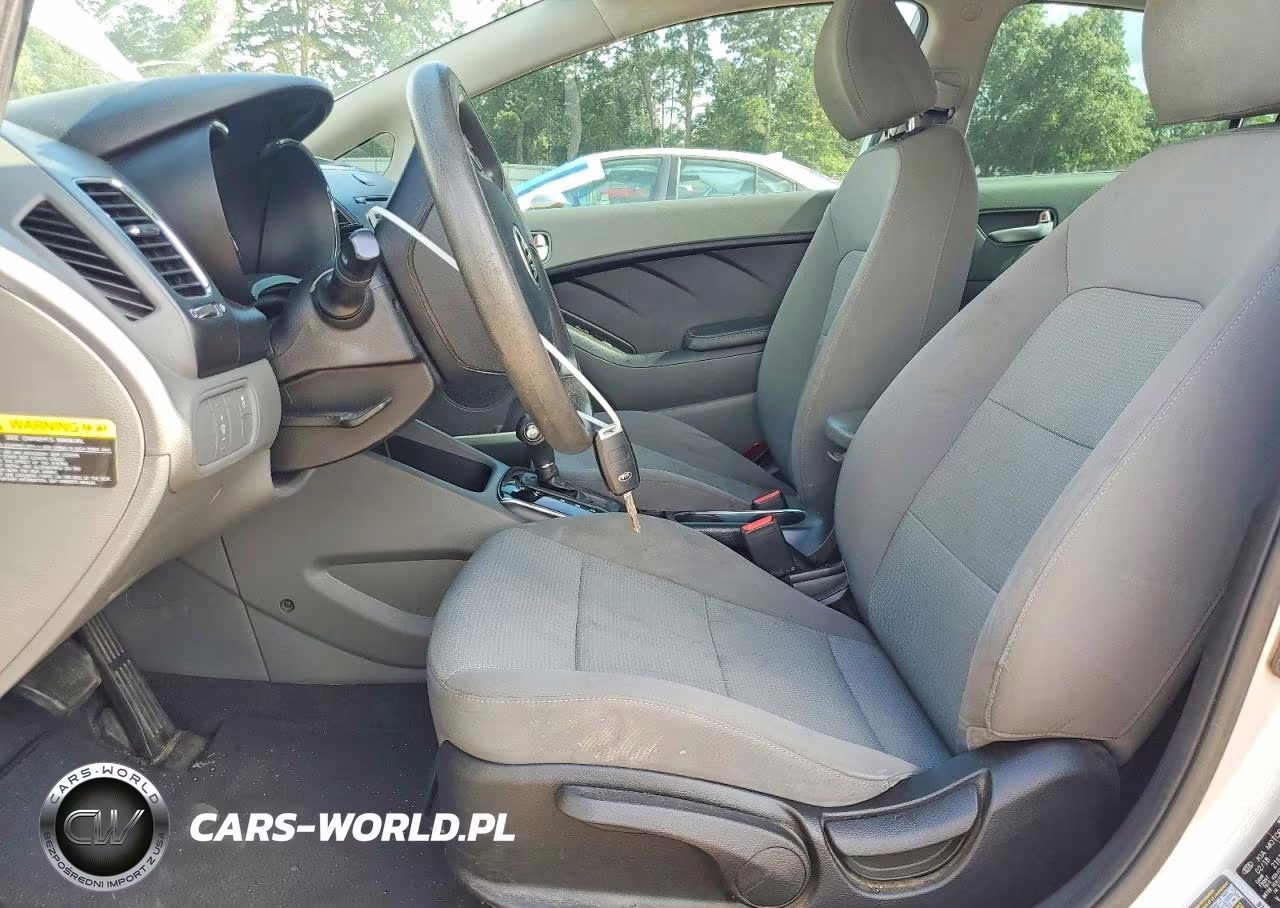 2018 Kia Forte Lx VIN:3KPFK4A75JE245831 - 7