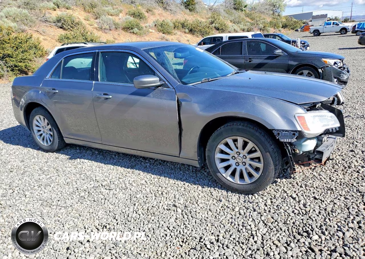 2011 Chrysler 300 VIN:2C3CA4CG7BH587469 - 4
